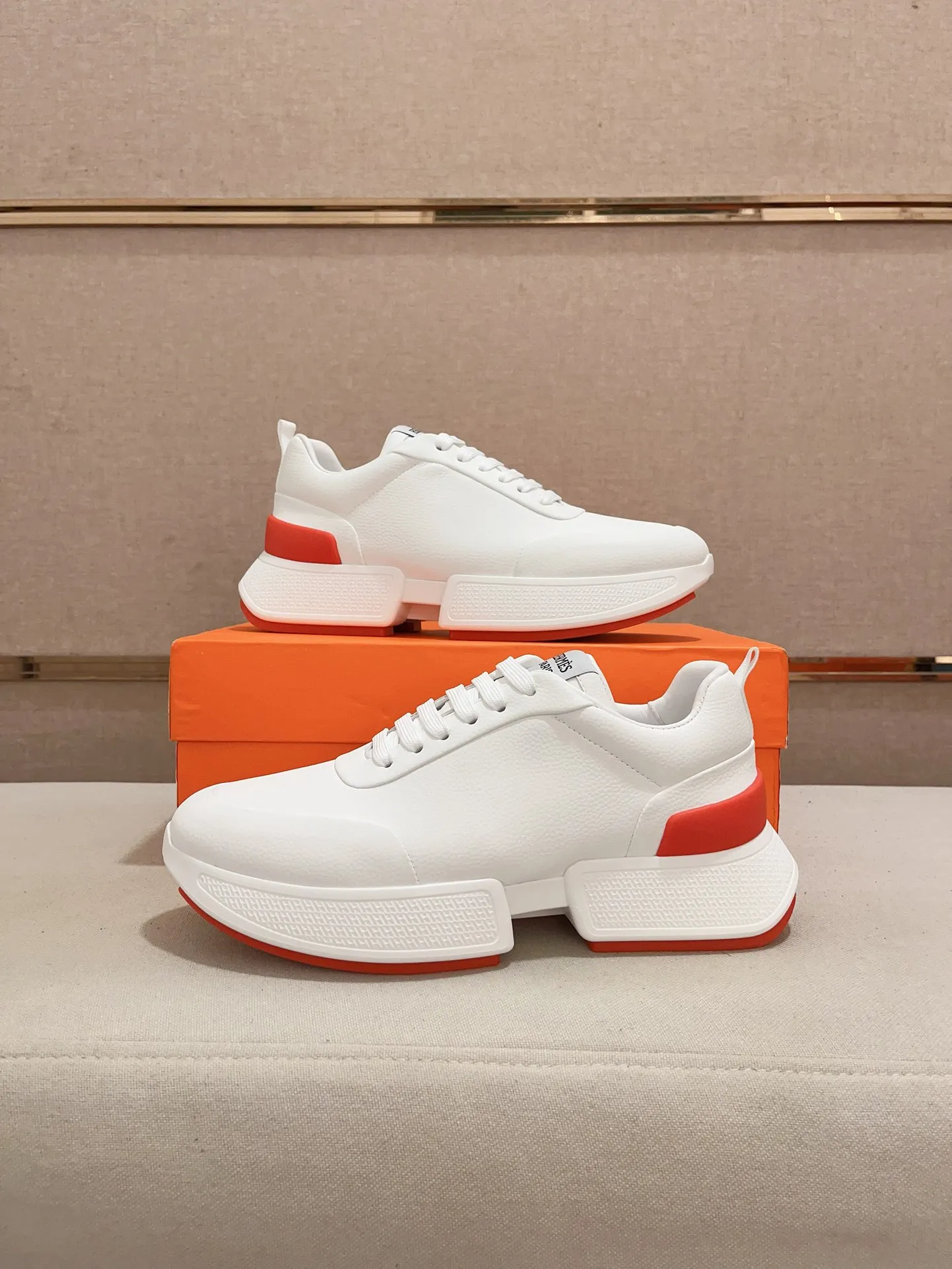 Men's clothing and shoes💰: 442💰《HERMES》【Classic original single version】Hermès; top 🔝purchase agent🔍🔍men's latest 🇺🇸 counter sales simultaneously, imported from Italy original ▲▲cowhide ▲▲ (high-end, nobility, class) ) Exquisite workmanship (Italian 🇮🇹 imported water-dyed 🐂 cowhide lining) sole: original sole provided by the original factory, ⚠️exclusive double-layer activity·TPR·rubber·combined molded outsole; super comfortable·wear-resistant·non-slip·environmental protection The real thing is more beautiful if you take the real thing (high quality, follow the order). You can enter and exit the counter at will * Number of yards: 38-44 (45 can be customized and cannot be returned or exchanged)